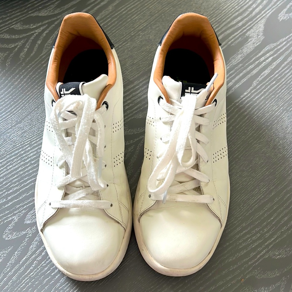 KURU Roam tennis shoes